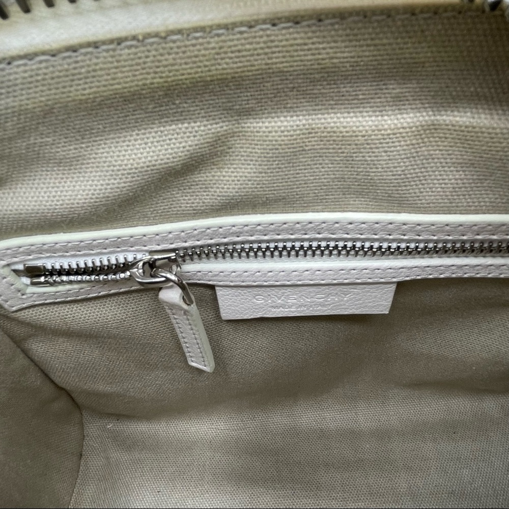 Givenchy Mini Antigona Bag in Grained Leather - Picture 9 of 9